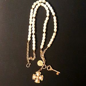 🌟 Faux Peral Necklace